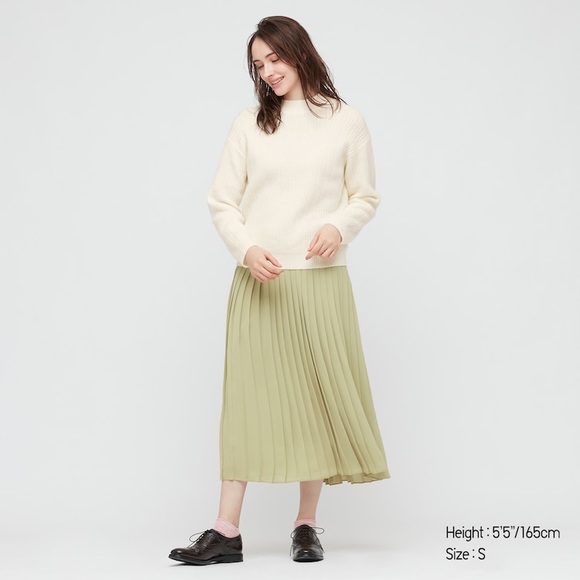 Uniqlo soufflé yarn mock neck sweater - Picture 2 of 12